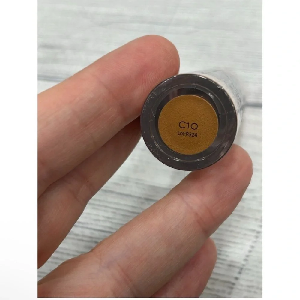Makeup Revolution revolution conceal
